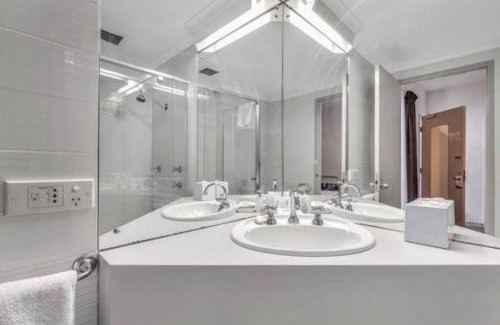 Adelaide Central Business District Apartamento | Studio 431/247 gouger st ex hotel room in city