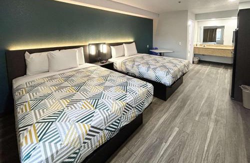 Pumpkin Center Hotel | Studio 6 Bakersfield, CA South