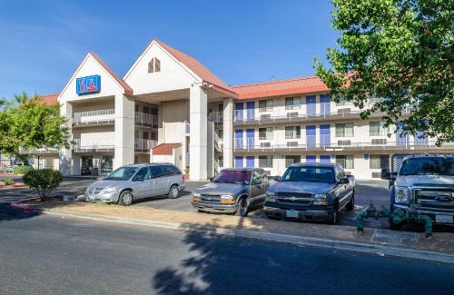 Raisin Hotel | Studio 6-Fresno, CA - Extended Stay