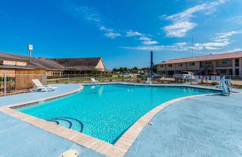Huntsville Hotel | Studio 6-Huntsville, TX