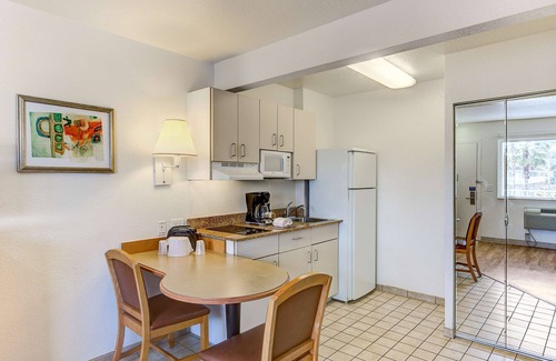 Kissimmee Hotel | Studio 6 Kissimmee, FL - Orlando