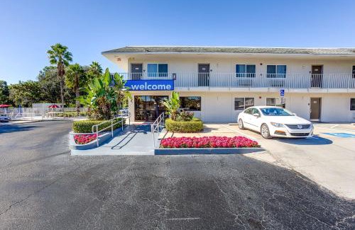 Kissimmee Hotel | Studio 6-Kissimmee, FL - Orlando