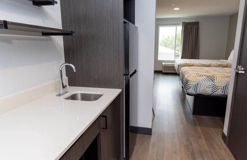 Fort Worth Hotel | Studio 6 - Lake Worth, TX