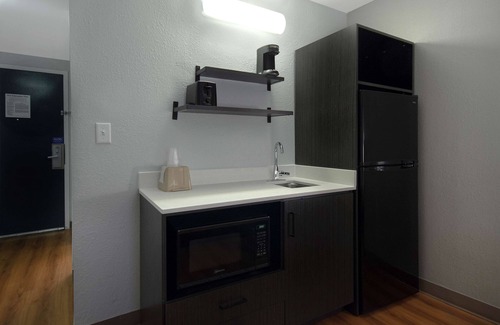 Merrillville Hotel | Studio 6 Merrillville, IN