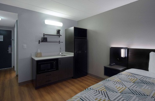 Merrillville Hotel | Studio 6 Merrillville, IN