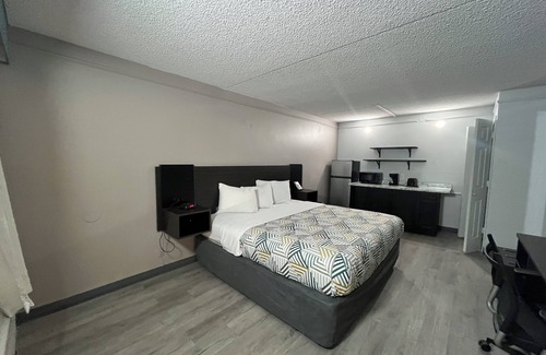 Encanto Hotel | Studio 6 Phoenix, AZ - Midtown