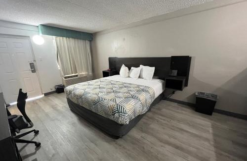 Encanto Hotel | Studio 6 Phoenix, AZ Midtown