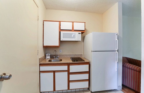 Plano Hotel | Studio 6 Plano, TX - Dallas - Plano Medical Center