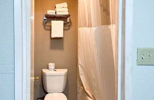Delano Hotel | Studio 6 Suites Delano, CA