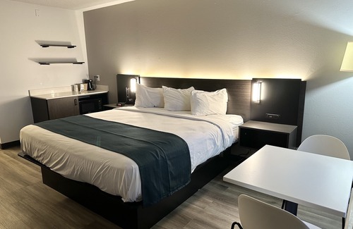 Highland Park Hotel | Studio 6 Suites Louisville, KY – Airport/Expo Center