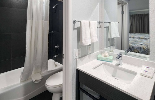 San Ysidro Hotel | Studio 6 Suites San Ysidro, CA -San Diego South Bay