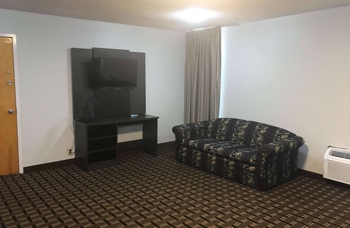 Tupelo Hotel | Studio 6 Suites Tupelo, MS - North