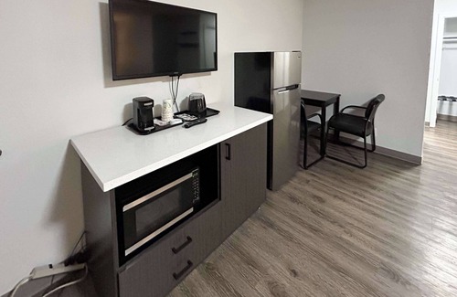 Downtown Vancouver Hotel | Studio 6 Suites Vancouver, Wa - Waterfront