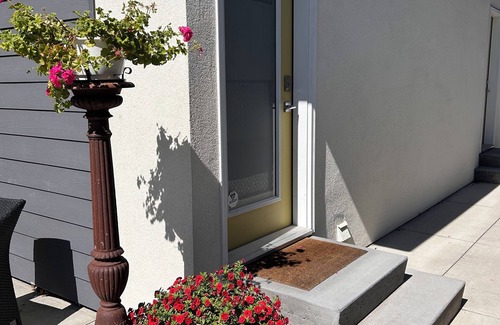 South Central Apartamento | Studio 628 Beautiful South Pandosy and Hospital area