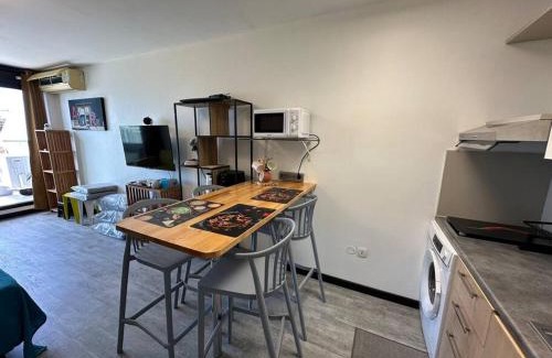 Sainte-Clotilde Apartamento | StuDio 75 pour 2 personnes avec terrasse - vue mer