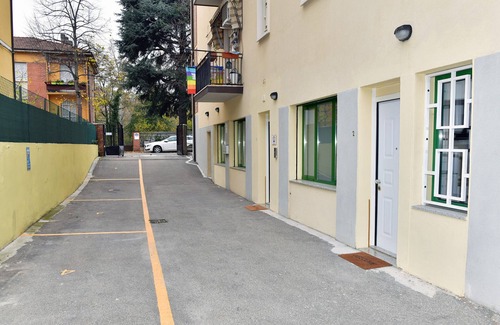 San Lazzaro di Savena Apartamento | Estudio-Exclusivo-Baño con ducha-Vista al patio-Monolocale