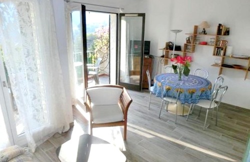 Theoule-sur-Mer Apartamento | Studio a Theoule sur Mer a 400 m de la plage avec vue sur la mer terrasse amenagee et wifi