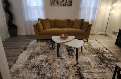 Crestline Heights Apartamento | Studio A- Travel, work and play only minutes away