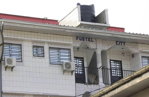 Douala Apartamento | Studio A1,b-ssadi Santa Lucia,wifi, Canal, Gardien