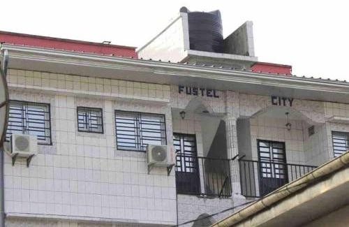 Douala Apartamento | Studio A4 B-ssadi Santa Lucia wifi canal gardien