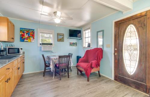 Shoreline Park Apartamento | Studio about 5 Mi to Waveland Beach and Pier!