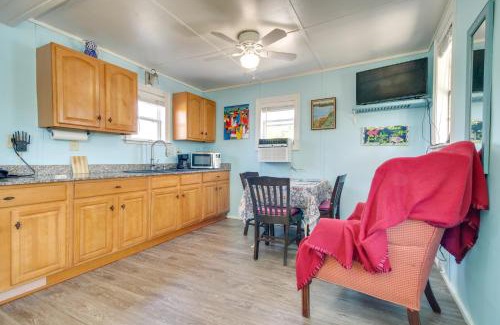 Shoreline Park Apartamento | Studio about 5 Mi to Waveland Beach and Pier!