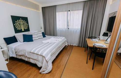 Batel Apartamento | Studio Aconchegante no Batel Cama King WiFi e Estac