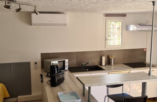 Roquebrune-sur-Argens Apartamento | PROMOCION SEPTIEMBRE: 65 € / NOCHE ESTUDIO EN VILLA CON PISCINA ROQUEBRUNE / ARGENS