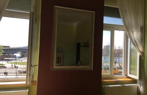 Belso-Ferencvaros Apartamento | Studio along the Danube