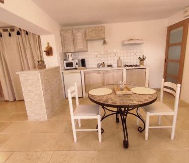 Tarascon Casa | Studio Alpilles avec parking et spa privatif