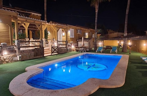 Hoya de los Patos Apartamento | Estudio 'Altea' con piscina compartida, Wi-Fi y aire acondicionado