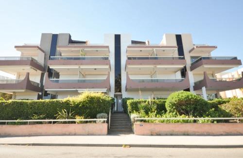 Cavaliere Apartamento | Studio Antares-1 by Interhome