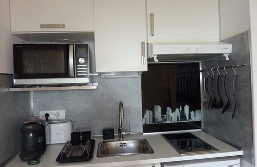 Fabron Apartamento | Estudio toda comodidad en residencia de lujo, piscina, tenis, garaje.