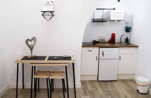 Alcalá de los Gazules Apartamento | Studio Apartment 'Amores Loft Rural' with Wi-Fi and Air Conditioning