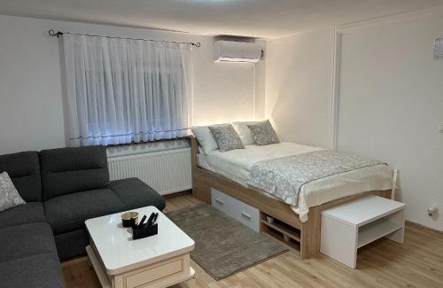 Zapresic Apartamento | Studio Apartman Karlo