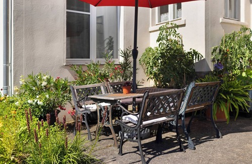 Wiesenburg/Mark Apartamento | Studio Apartment 'Cottage Im Fläming' with Private Terrace, Shared Garden and Wi-Fi
