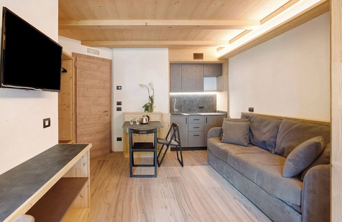 Livigno Apartamento | Apartamento estudio 'Agriturismo Bosco D'oro 4' con vistas a la montaña, jardín compartido y Wi-Fi