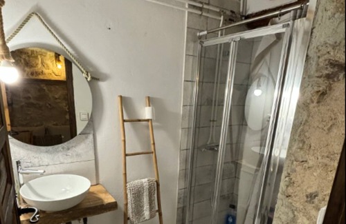 Iznatoraf Apartamento | Studio Apartment 'Alojamiento Alberquina' with Shared Garden, Wi-Fi and Air Conditioning