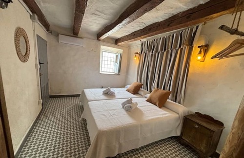 Iznatoraf Apartamento | Studio Apartment 'Alojamiento Alberquina' with Shared Garden, Wi-Fi and Air Conditioning