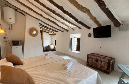 Iznatoraf Apartamento | Studio Apartment 'Alojamiento Verdala' with Shared Garden, Wi-Fi and Air Conditioning