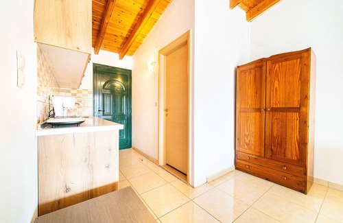 Lakones Apartamento | Apartamento estudio 'Arianna Deluxe Studio 21' con vistas al mar, piscina compartida y Wi-Fi