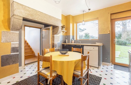 Concarneau Apartamento | Apartamento estudio 'Avec Terrasse Au Calme' con terraza privada, jardín privado y Wi-Fi