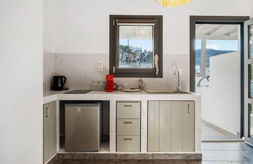 Merichas Apartamento | Estudio 'Calm Suites Kythnos 1' con vistas al mar, Wi-Fi y aire acondicionado