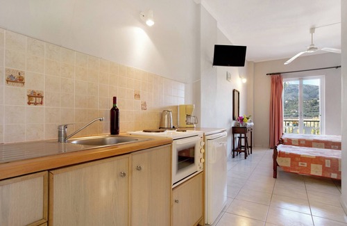 Limni Keri Apartamento | Estudio Apartamento "Dolphin Sea View 11" con jardín y Wi-Fi