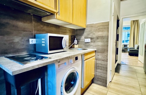 Grinzing Apartamento | Studio Apartment for 4P, 10Min to FAC Platz