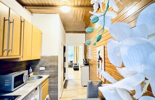 Grinzing Apartamento | Studio Apartment for 4P, 10Min to FAC Platz
