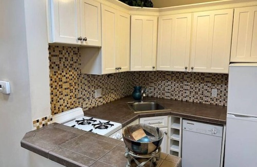 Curtis Park Apartamento | Studio apartment in 1886 schoolhouse, near RiNo