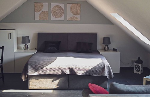 Lauingen Apartamento | Studio apartment in a quiet location about 30m2 and has space for 2 people.