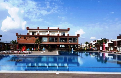 Trikomo Apartamento | ¡Apartamento tipo estudio en un popular Holiday Resort, en el norte de Chipre, cerca de Long Beach!