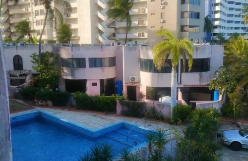 Margarita Island Apartamento | Apartaestudio Frente C.Cial La Vela, cerca playa,con piscina vigilancia 24 horas